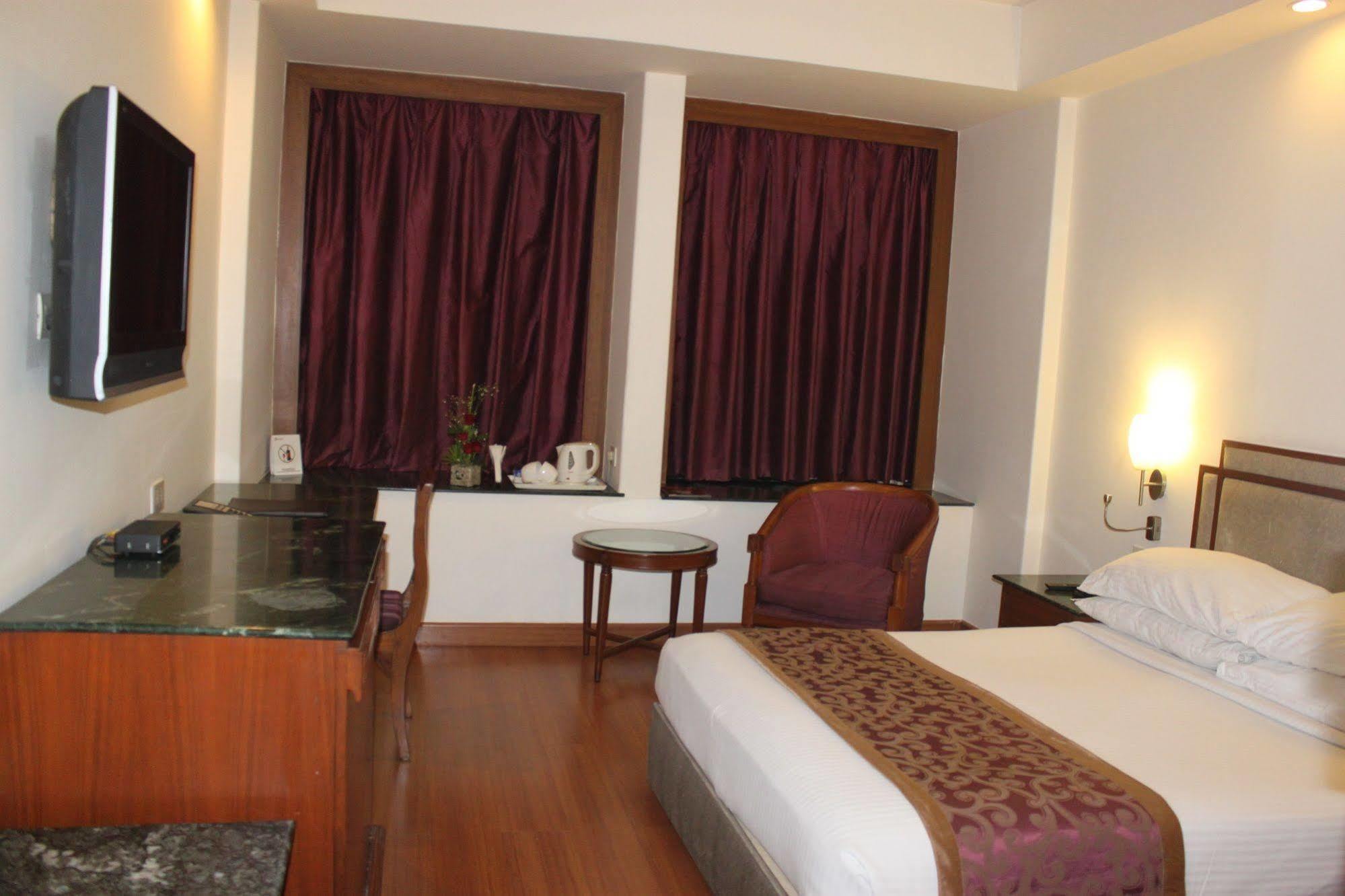 Hotel Maurya Patna Exterior foto